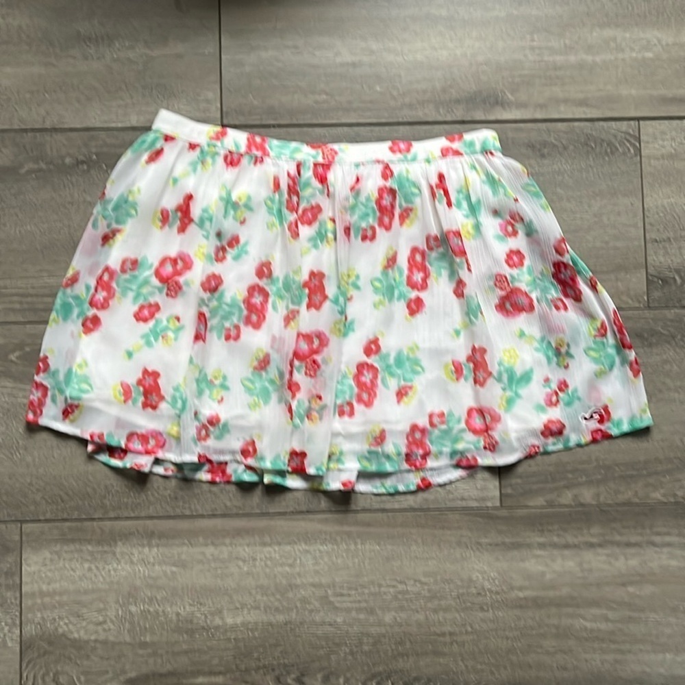 MM136 Hollister floral lined mini skirt
